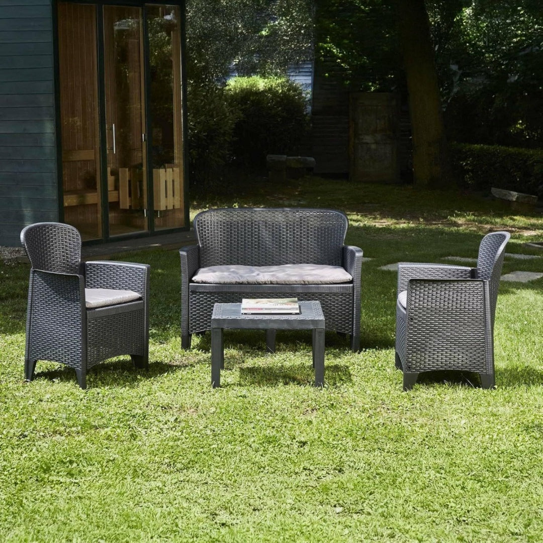 Beau ensemble de jardin or